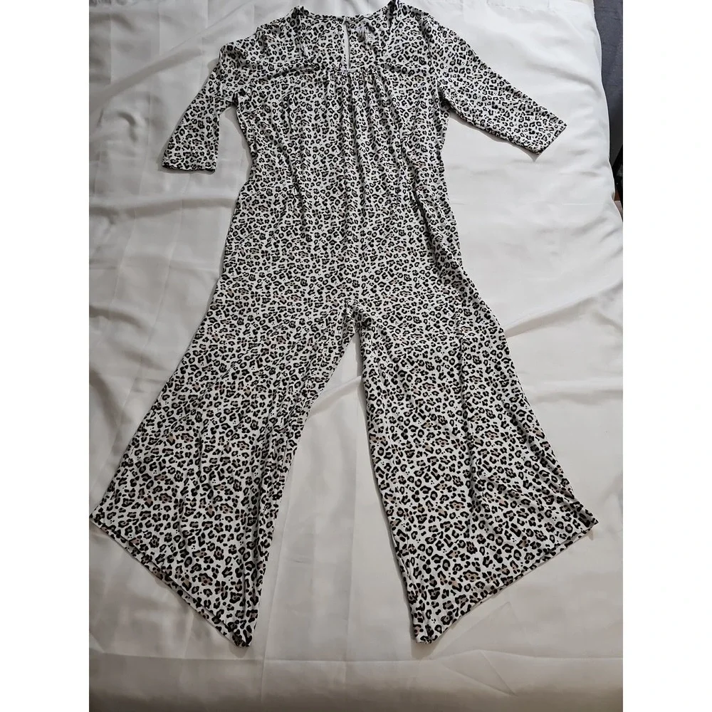 Woman's Original Muk Luks One Piece Romper Pajamas Size‎ L Leopard Brown Black